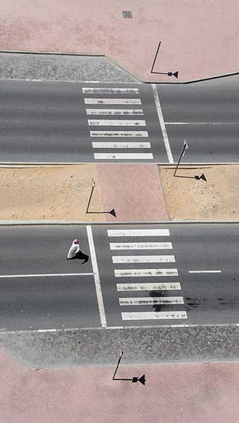 Strassenuebergang in Dubai